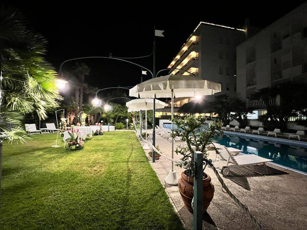 Hotel Parco Delle Rose Silvi Marina Dış mekan fotoğraf