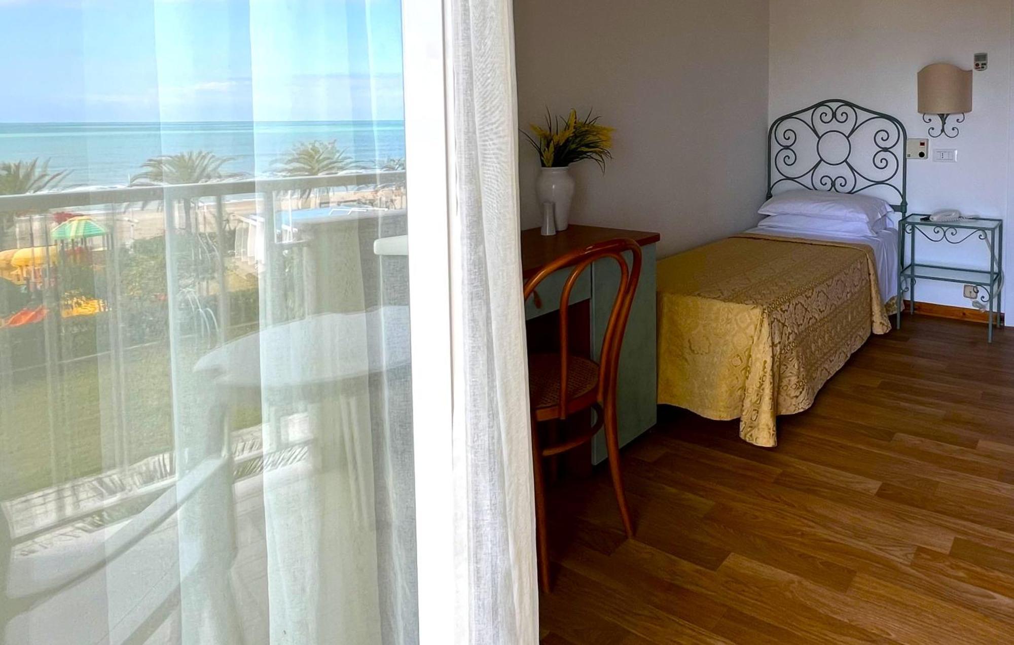 Hotel Parco Delle Rose Silvi Marina Dış mekan fotoğraf